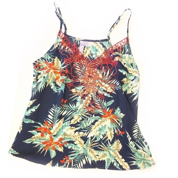 Alya embroidered tank Sz M - Picture 1 of 2